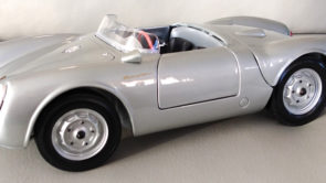 Porsche 550 Spyder >>>